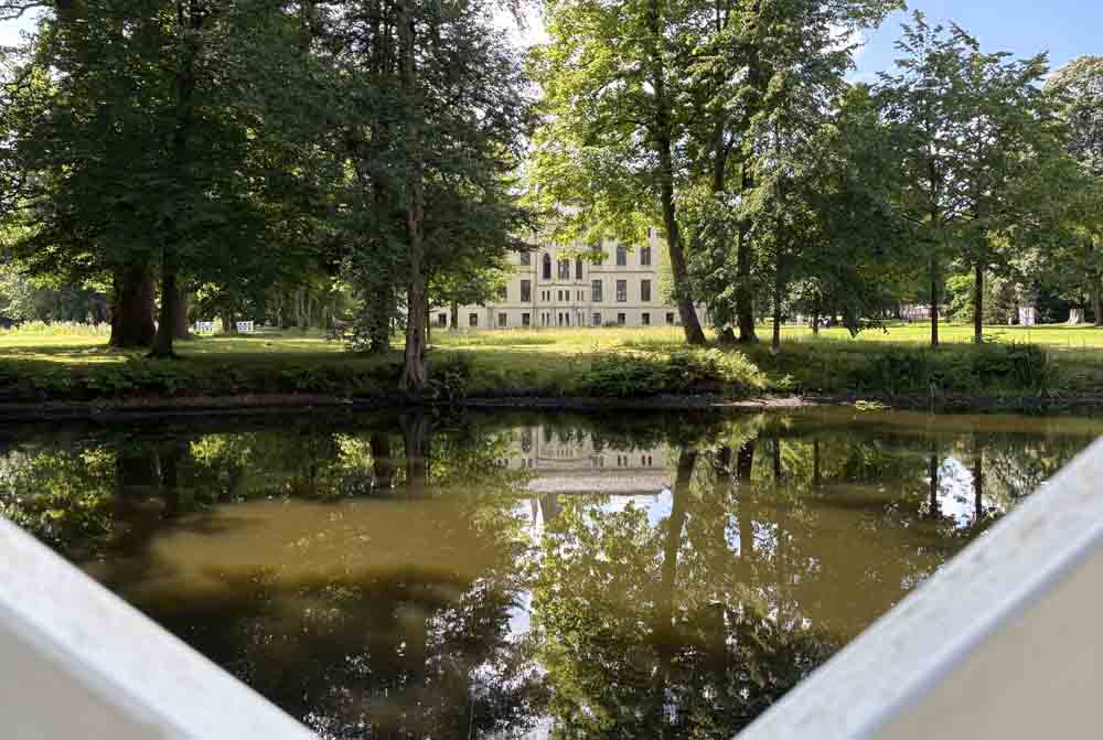 Blick in den Park der Evenburg