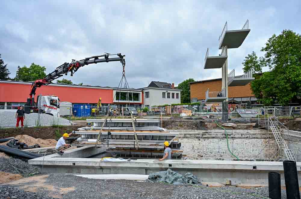 Arbeiten am neuen Sprungbecken Heinrich-Fischer-Bad