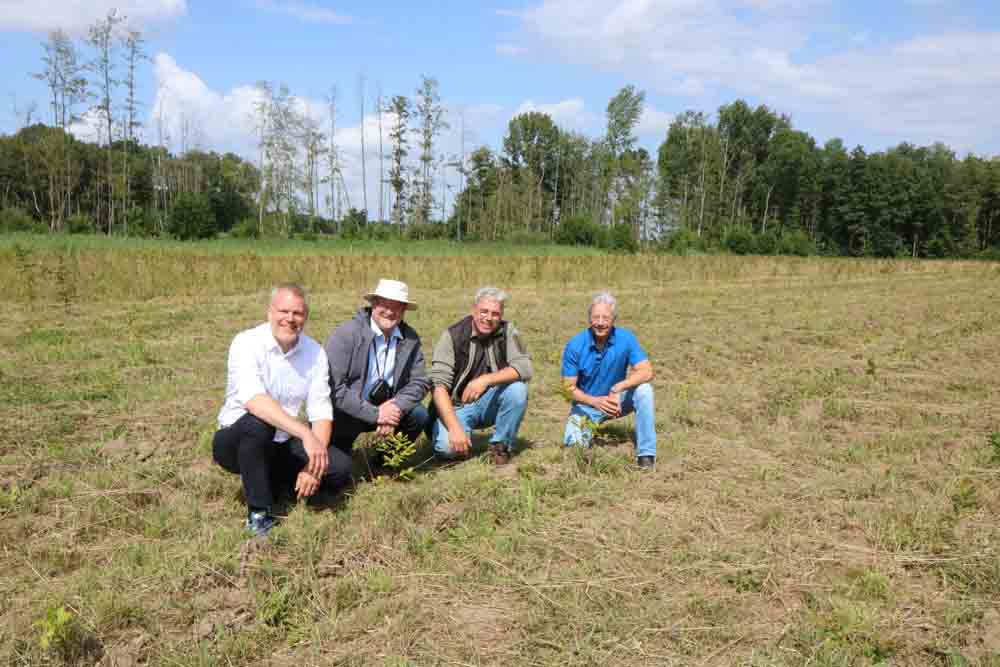 Landrat Dr. Andreas Coenen, Matthias Nickel und Albert Erkens vom Amt für Natur und Landschaft, Jagd und Fischer sowie Dezernent Rainer Röder