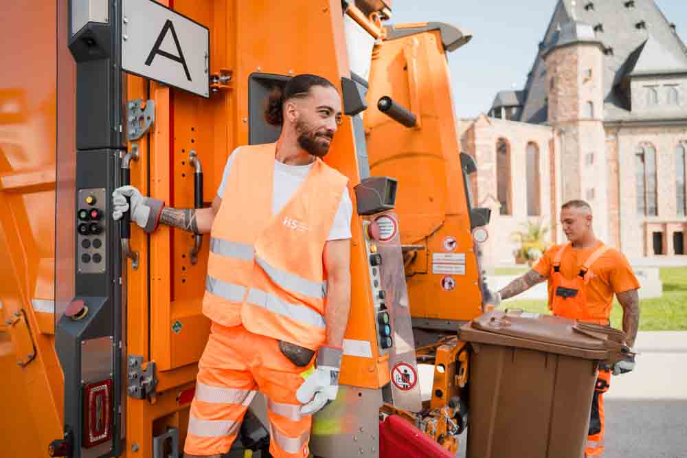 Müllmänner bei der Arbeit