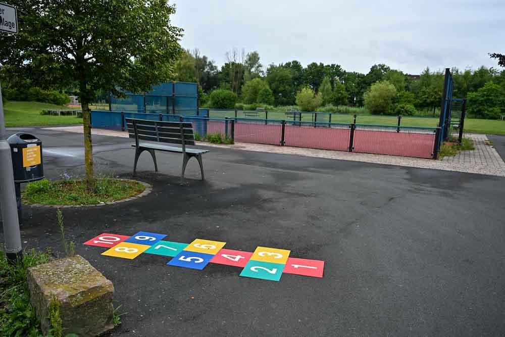 Das neue Hüpfspiel im Bürgerpark im Hochgericht