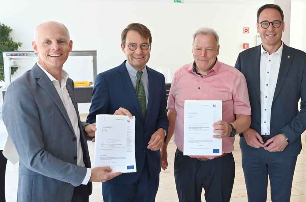 Markus Gantefort (Fachbereichsleiter Stadt Ahlen „Stadtentwicklung und Bauen“), Regierungspräsident Andreas Bothe, Stadtbaurat Thomas Köpp, Landtagsabgeordneter Markus Höner
