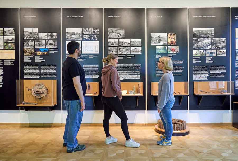 Führung durch die Ausstellung "Kulturlandschaft Deilbachtal"