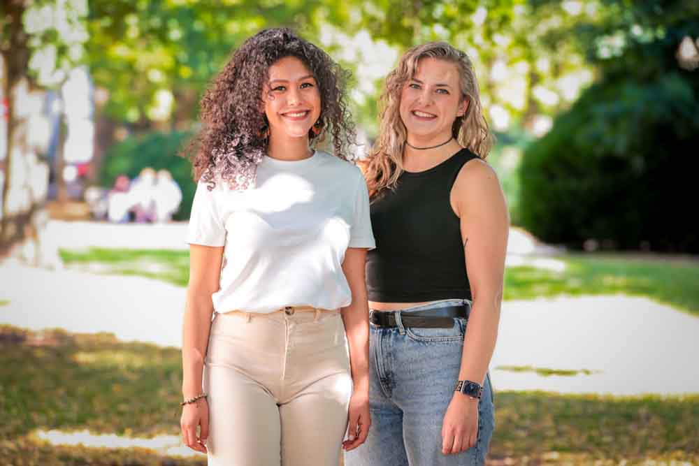 Allyson Gutierrez und Alexandra Kowalski von der Jugendberufshilfe in Krefeld