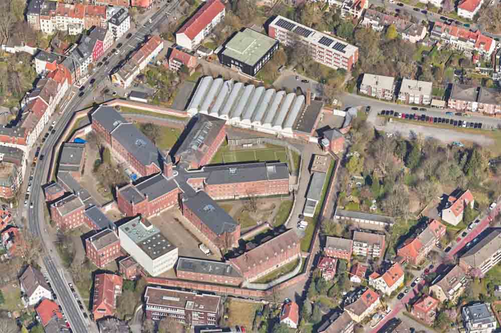 Vogelansicht des Geländes der Justizvollzugsanstalt (JVA) an der Gartenstraße