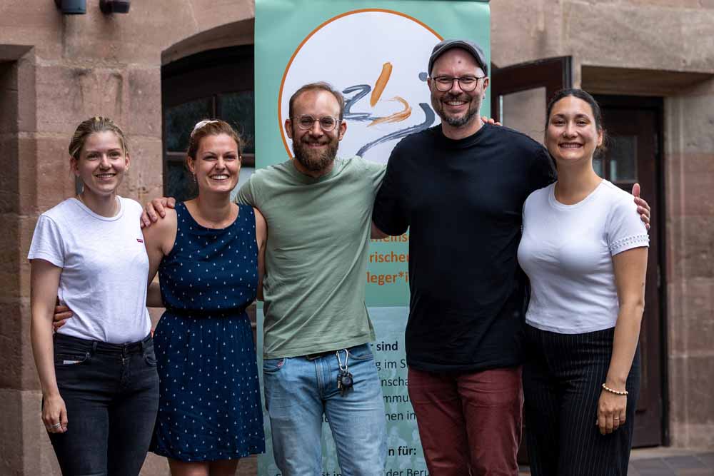 Sebastian Wehner, Kommunaler Jugendpfleger der Stadt Bamberg, mit den weiteren Vertreter:innen des Landesvorstands der Arbeitsgemeinschaft Bayerischer Jugendpflegerinnen und Jugendpfleger (ABJ)
