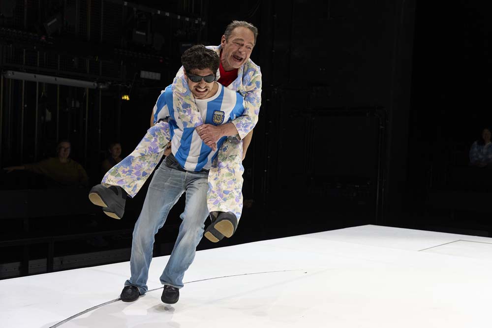 Szenenfoto: Eren Kavukoğlu, Sven Seeburg