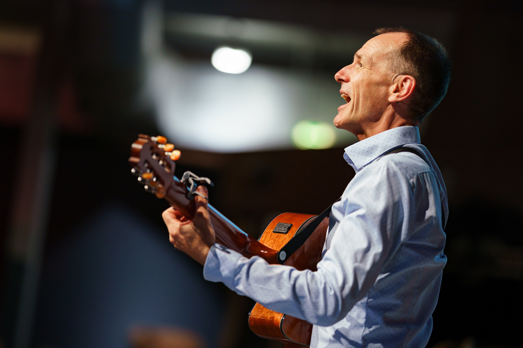 Stefan Nussbaum mit Gitarre