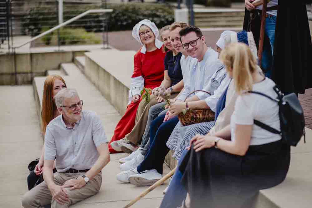 Teilnehmer der Stadtführung mit Kluchtfrau Marie