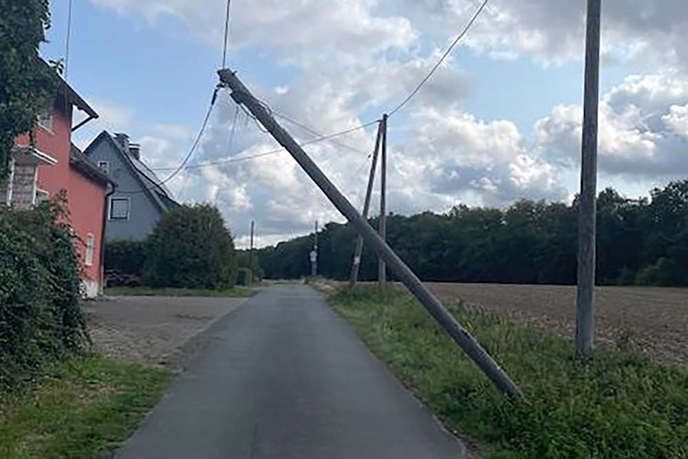 Umgestürzter Telekom-Mast