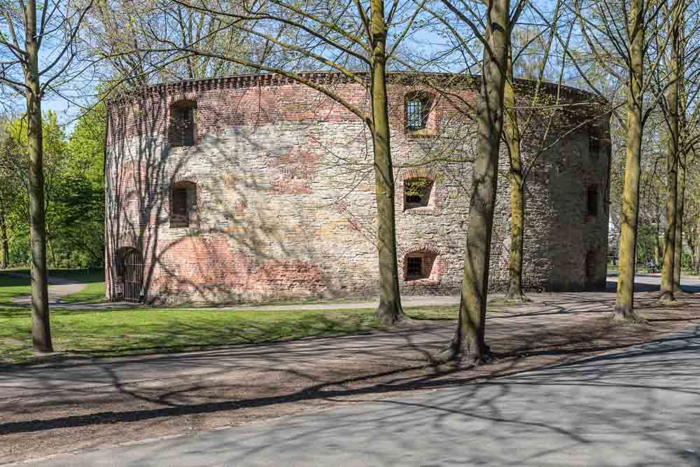 Zwinger an der Promenade