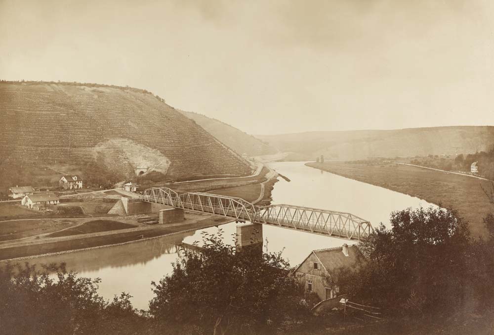 Historische Fotoansicht der Mainbrücke aus dem Jahr 1881