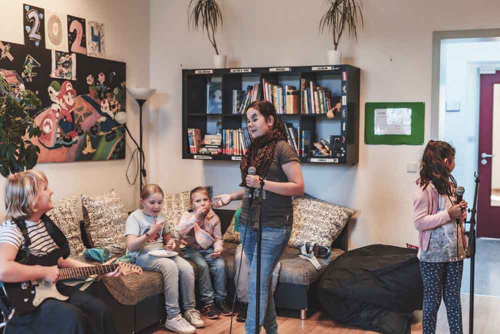 Kinder beim musizieren