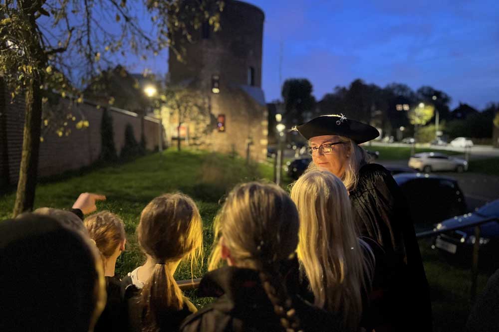 Teilnehmer einer Gruseltour in Borken