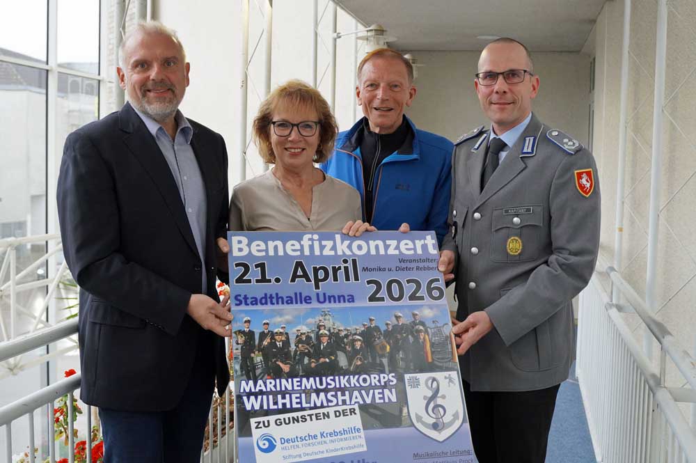 Die Veranstalter Monika und Dieter Rebbert mit den Schirmherren Bürgermeister Dirk Wigant und Oberstleutnant Daniel Kapitany