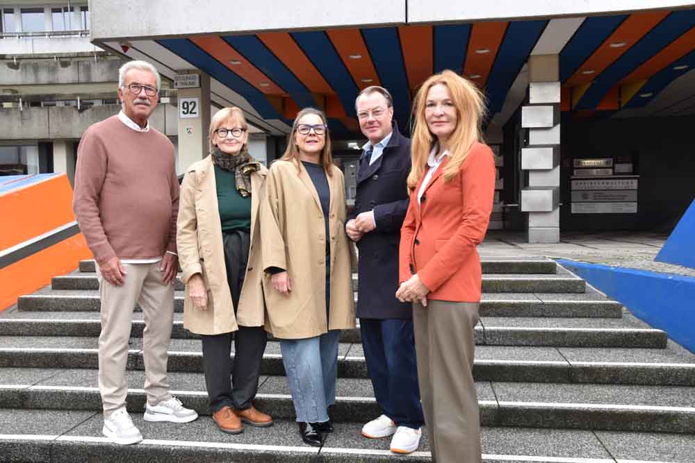 Klaus Krägeloh, Rosi Wolf-Laberenz, Sabine Kelm-Schmidt, Christoph Kohl und Dagmar Dörken Vogt wählten die 20 Ausstellungsteilnehmerinnen und -teilnehmer aus