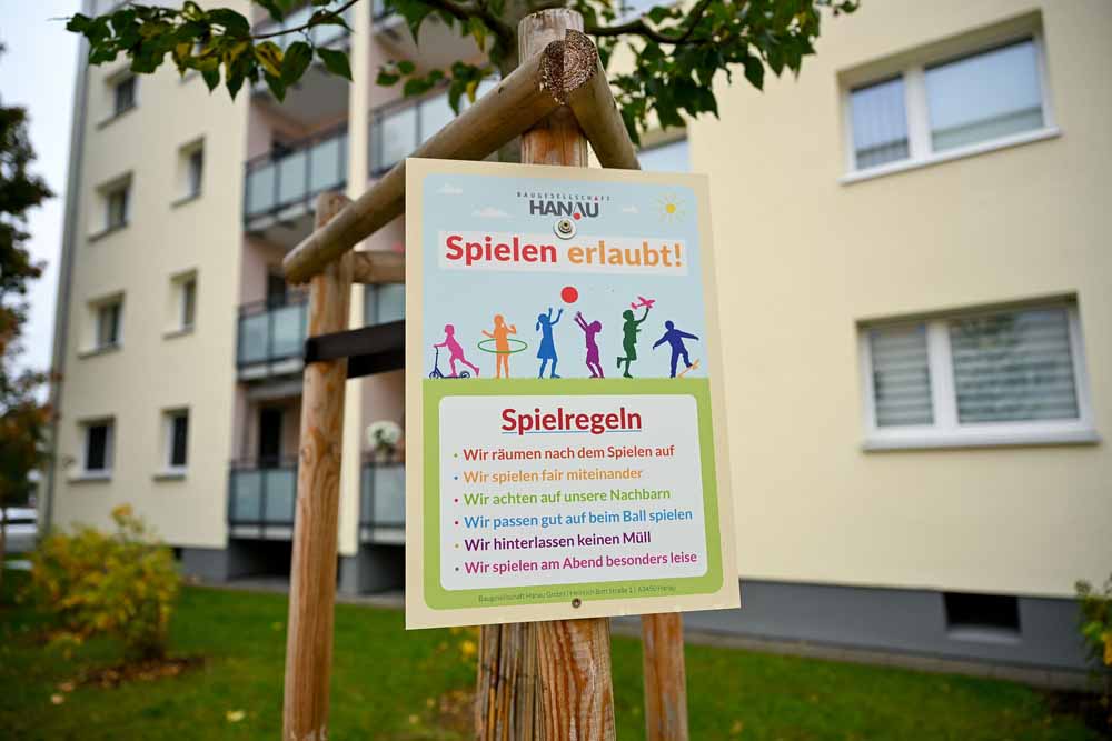 „Spielen erlaubt!"-Schild