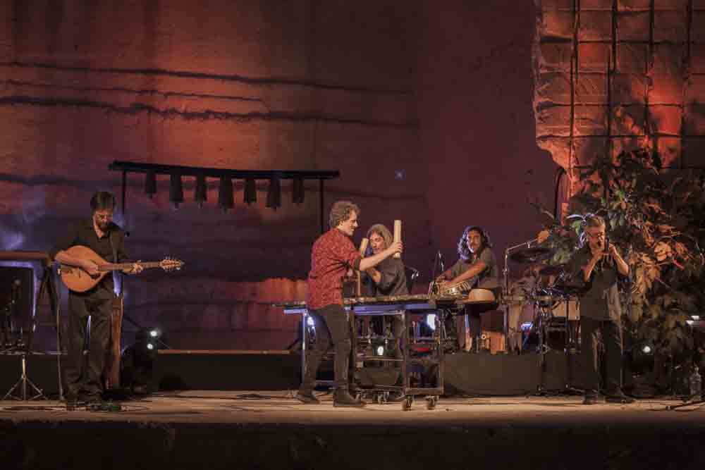 Aufführung der spanischen Künstlergruppe Oreka TX