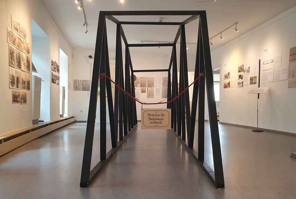 Blick in die Ausstellung zur Mainbrücke