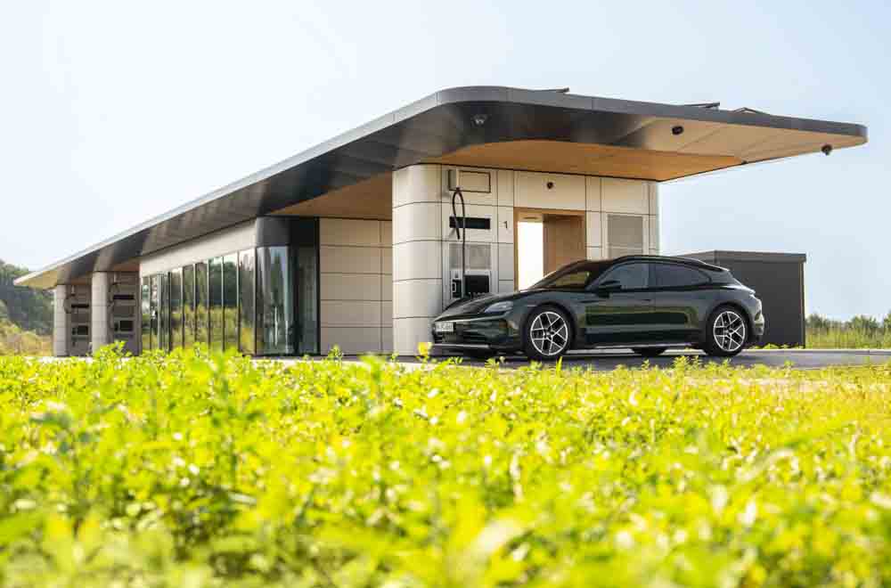 Neunte Porsche Charging Lounge in Niedersachsen in Betrieb