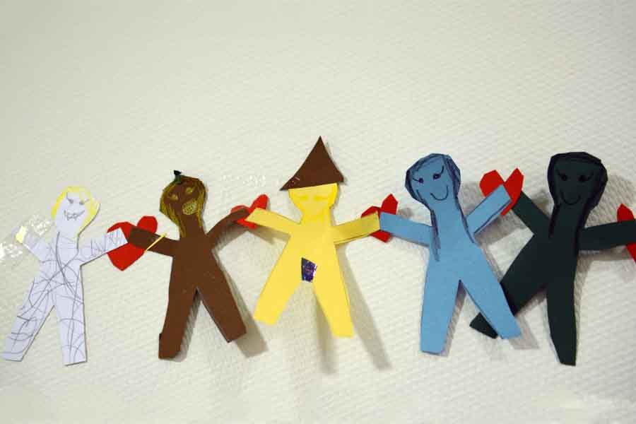 Basteleien von Kindern zum Thema Integration