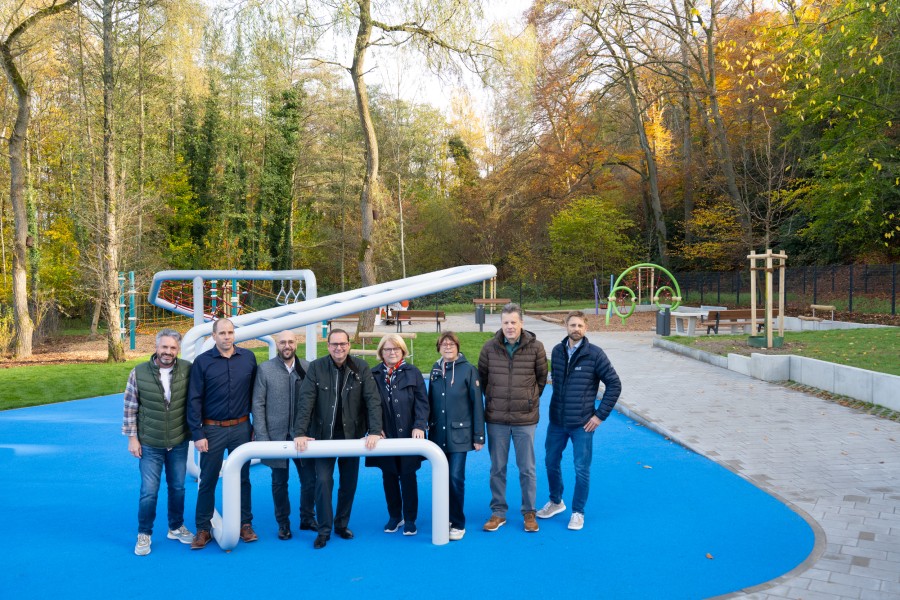 Eröffnung des Spielplatzes am Berschener Weg in Kettwig mit Oberbürgermeister Thomas Kufen