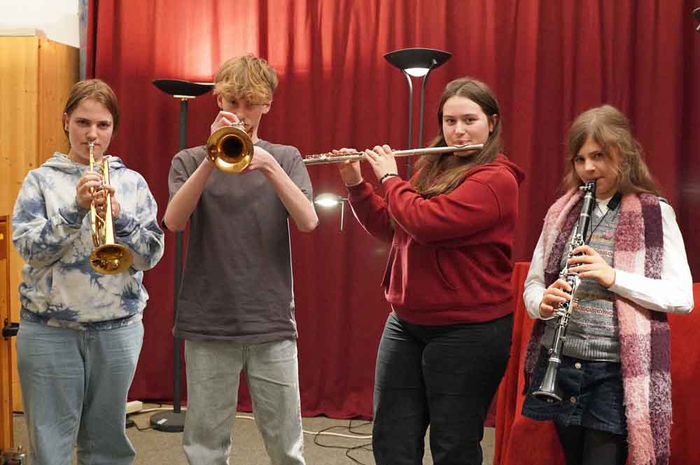 Die Instrumentalschüler:innen der Jugendkunstschule Unna