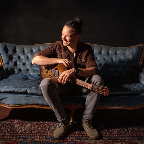 Philip Bölter spielt im „kultWohnzimmer“ in Vreden