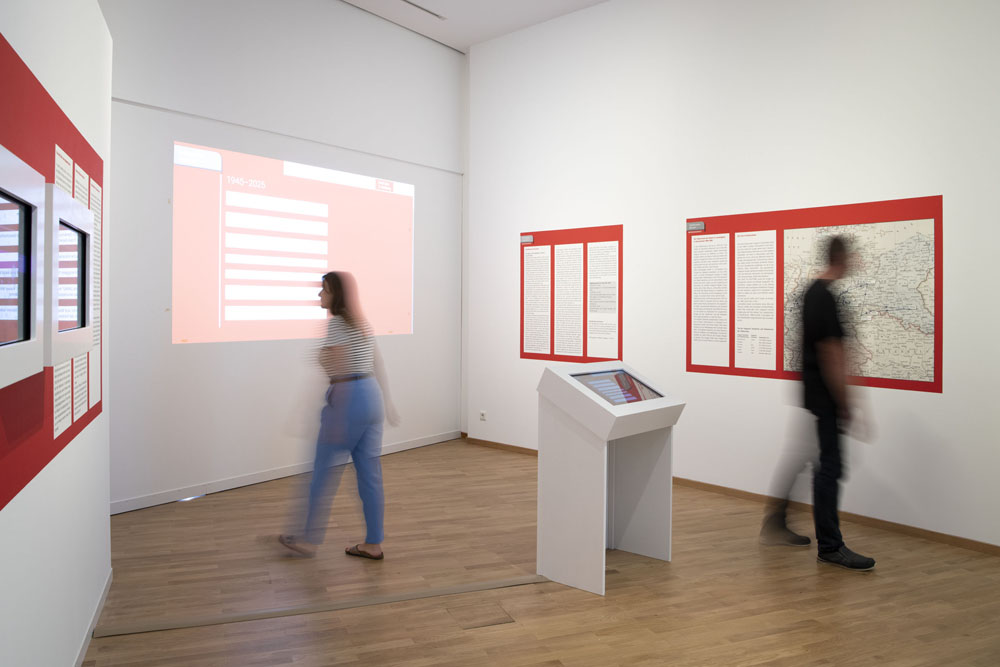 Blick in die Ausstellung „Themenraum Kolonialismus“