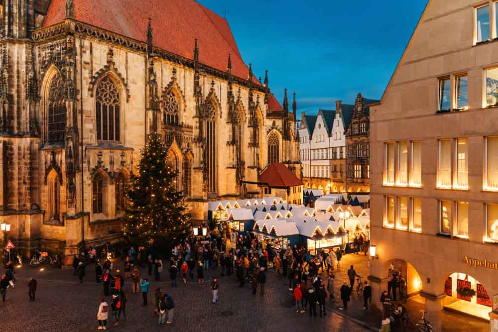Blick auf den Weihnachtsmarkt St. Lamberti