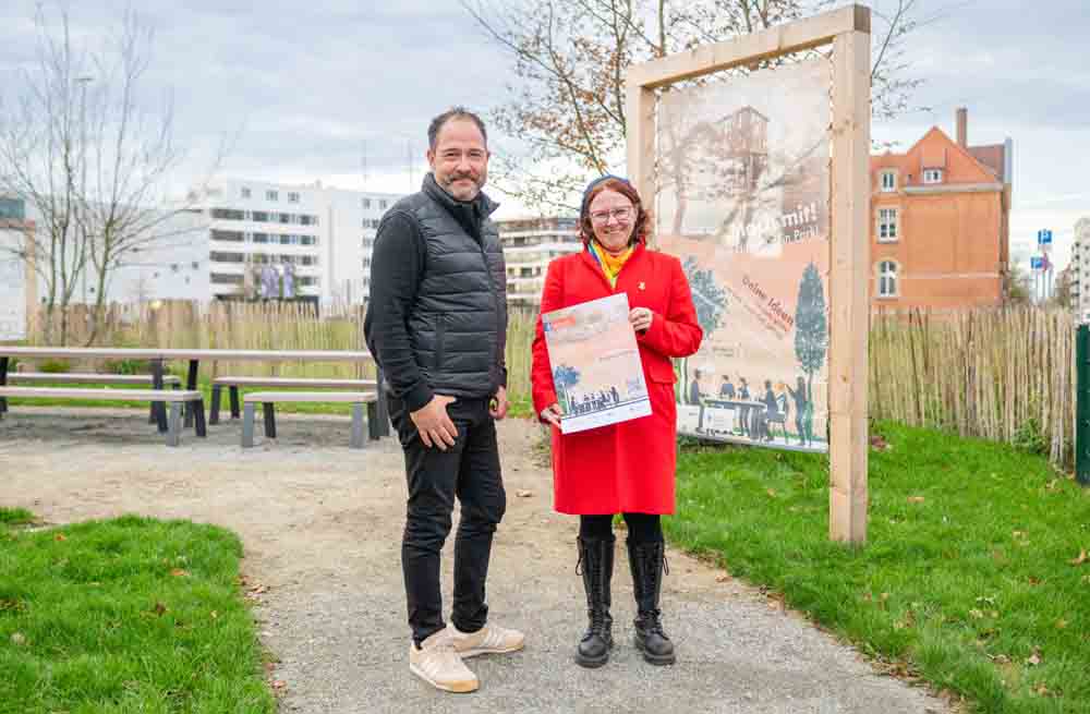 Gartenbauamtsdezernentin Mandy Kathe-Heppner und Landschaftsarchitekt Markus Lüsse vom Gartenbauamt