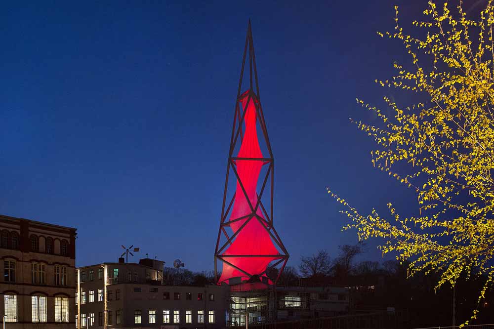 Phänomenta-Turm beleuchtet