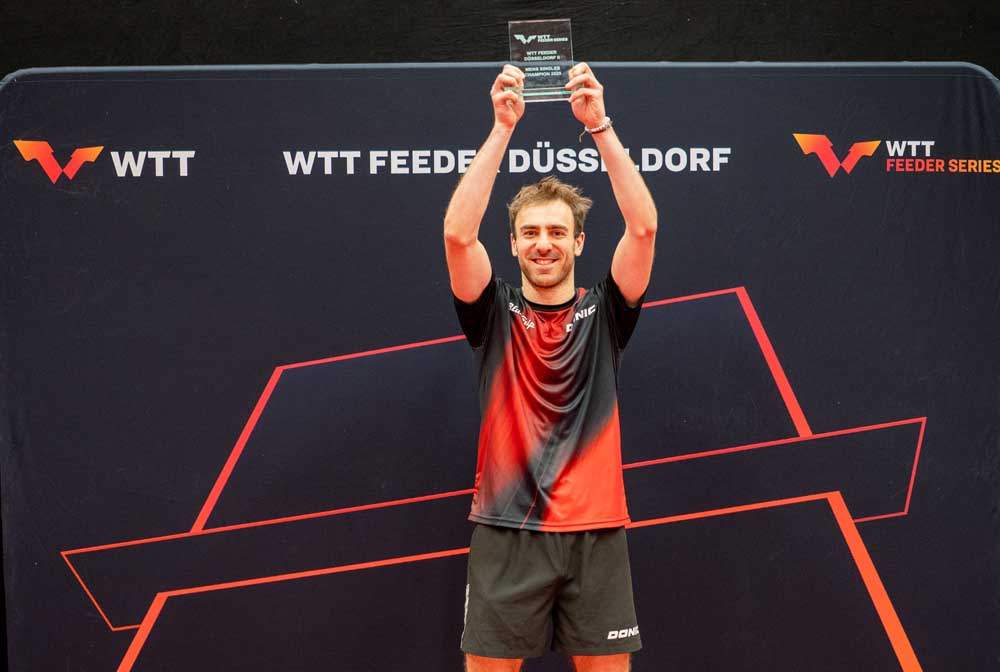 Joe Seyfried mit Pokal