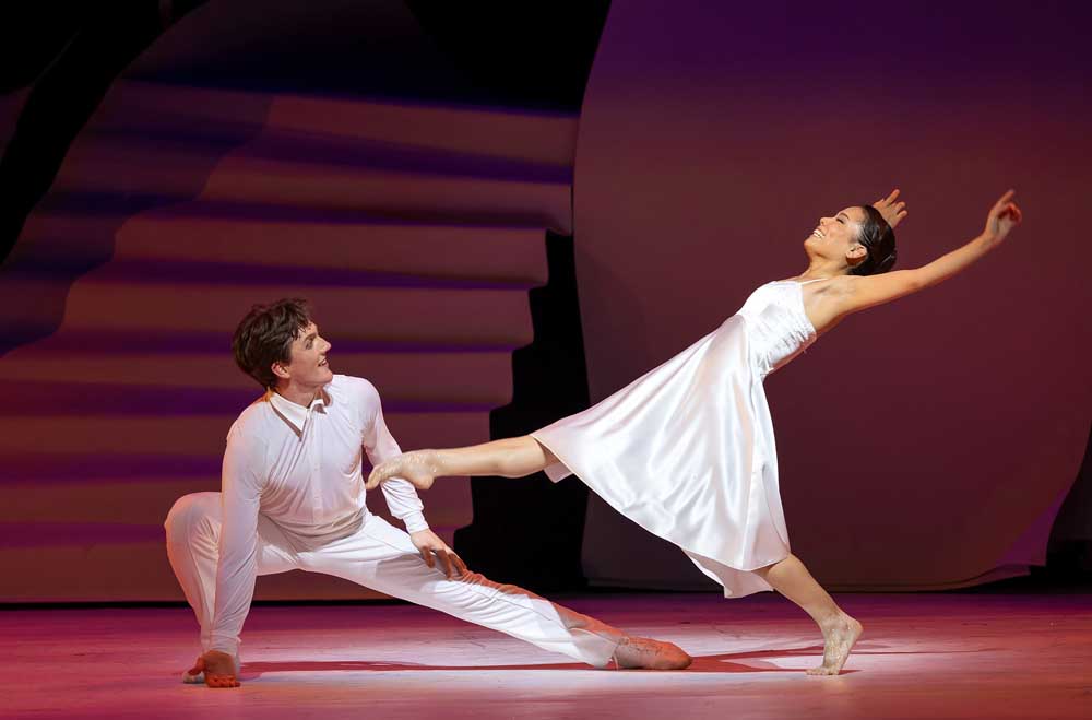 Kieren Bofinger (Prinz) und Sena Shirae (Cinderella)