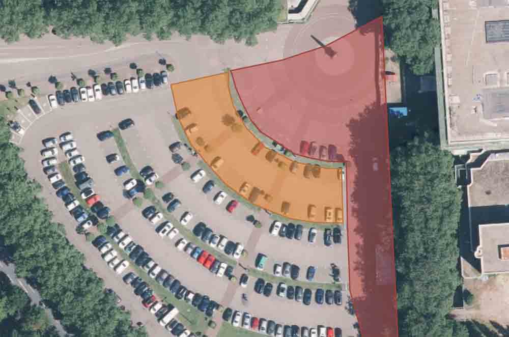In der sogenannten 2. Bauphase werden ab dem 15. Dezember 15 Parkplätze (roter Bereich) gesperrt. Ab dem 2. Januar werden in der 3. Bauphause weitere 42 Parkplätze vorrübergehend wegfallen (orangener Bereich)