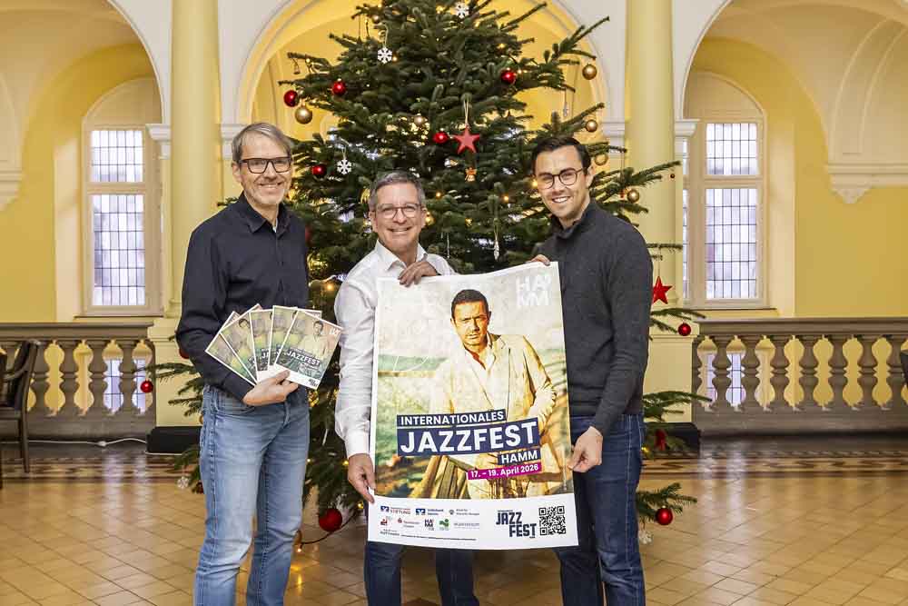 Knud Skrzipietz, Leiter des Büros für Kultur & Tourismus; Oberbürgermeister und Kulturdezernent Marc Herter; Tilman Smalla, Leitung Jazzfest