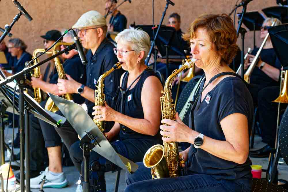 Very Hot Stuff Bigband