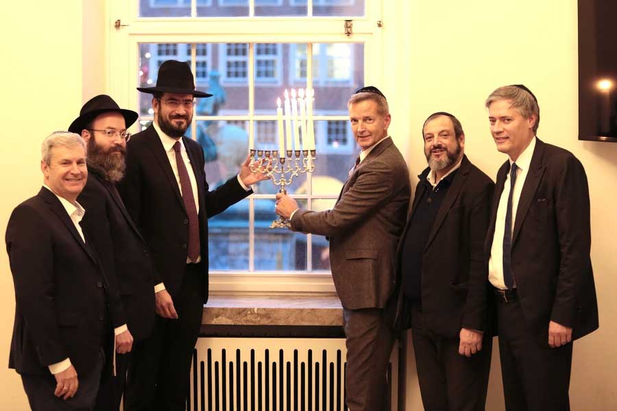 Dr. Oded Horowitz, Rabbiner Chaim Barkhan, Rabbiner Schimon Levin, Bürgermeister Josef Hinkel, Kantor Aaron Malinsky und Bastian Fleermann