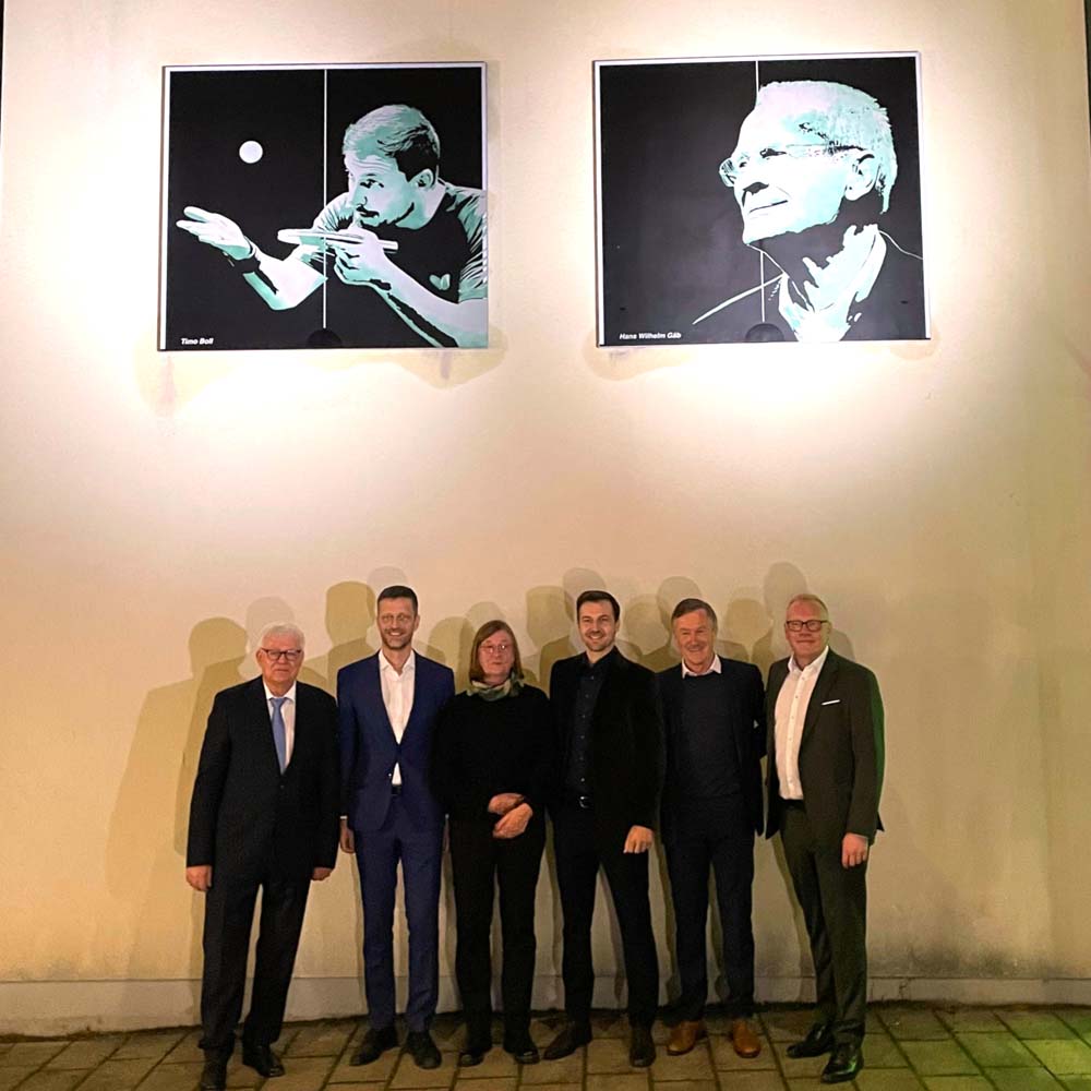 Konrad Grillmeyer (Präsident DTTB), Dr. Wolfgang Dörner (Vorstandsvorsitzender DTTB) die Künstlerin Vera Wieding, Timo Boll, Andreas Preuß (Manager Borussia Düsseldorf) und Marcel Piwolinski (Präsident Borussia Düsseldorf)