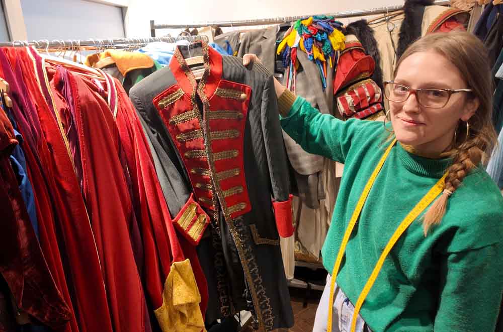 Karin Heere, Herrengewandmeisterin für die Sparte Schauspiel bei der Theater und Philharmonie Essen