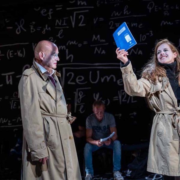 „Von allen Geistern“ im Stadttheater Lippstadt