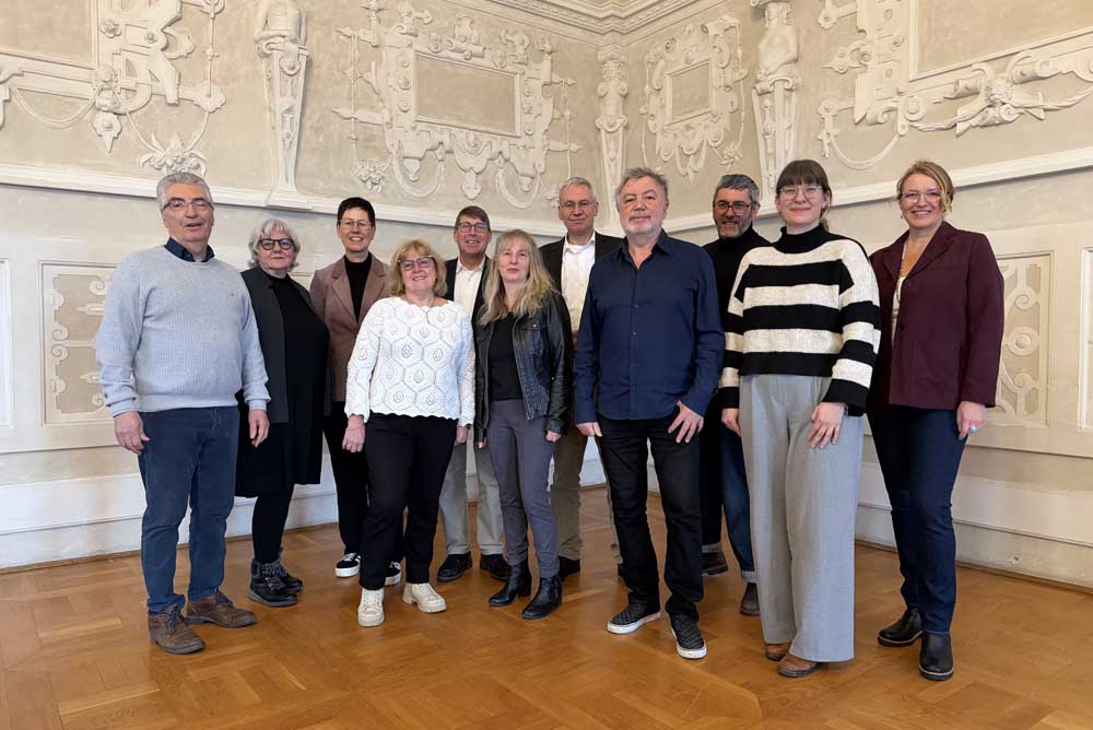 Vertreter:innen der Kulturinstitutionen im Schloss Wolfsburg stellten gemeinsam mit Kai-Uwe-Hirschheide, Erster Stadtrat und Kulturdezernent, und Andreas Meyer, Geschäftsbereichsleiter Kultur