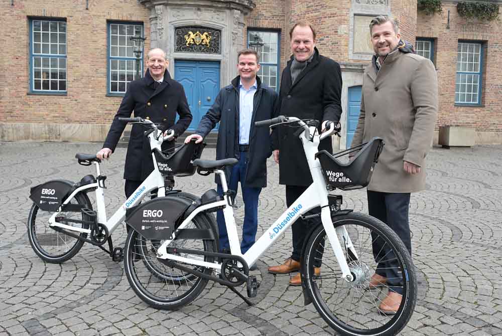 Dr. Oliver Wilmes, Vorsitzender des Vorstandes der ERGO Deutschland AG, Thor Möger Pedersen CEO Donkey Republic, Oberbürgermeister Dr. Stephan Keller und Rolf Neumann, Connected Mobility Düsseldorf
