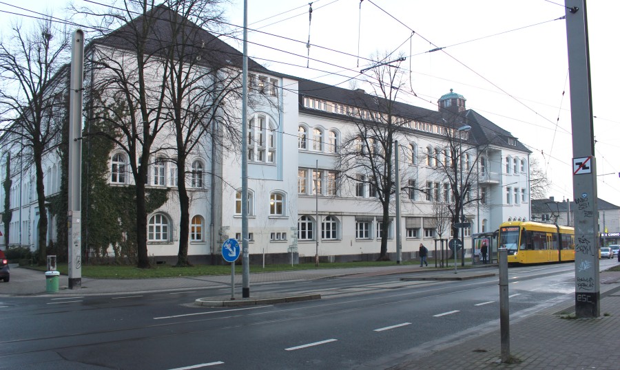 Außenansicht Alfred-Krupp-Schule in Essen-Holsterhausen