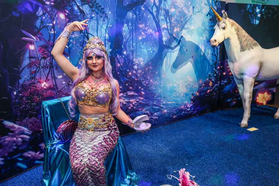 Die Meerjungfrau Maya Lou mit dem Einhorn im Hetjens-Museum