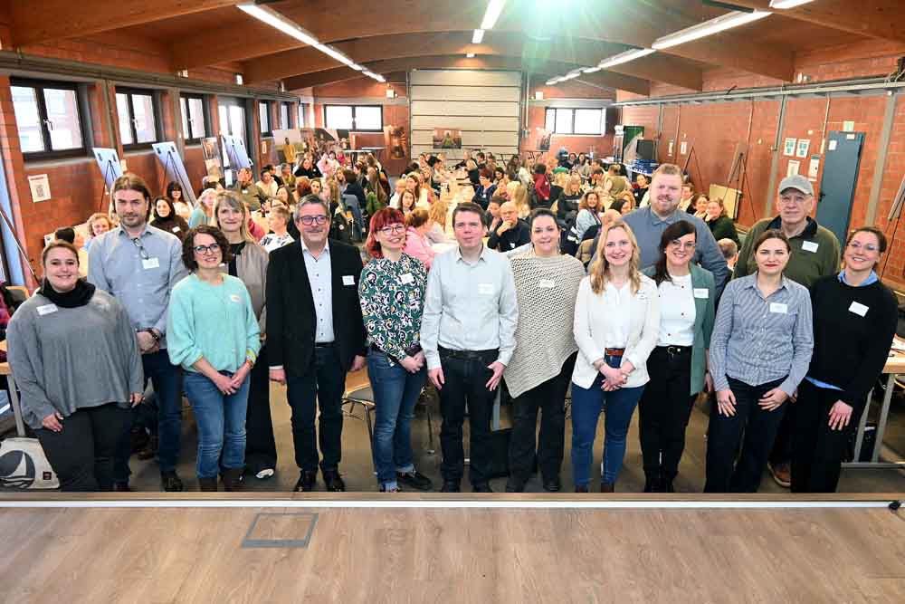 Teilnehmer des Praxis-Fachtag „Brücken bauen – Dialoge gestalten: Eltern als wertvoller Teil der Bildungsarbeit"