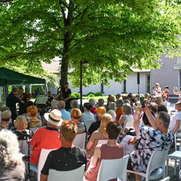 Virtuose Klänge auf dem Hanauer Hauptfriedhof