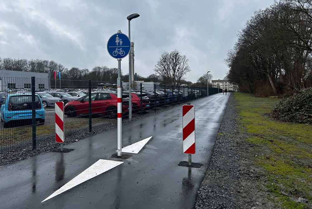 Blick auf den neuen Geh- und Radweg