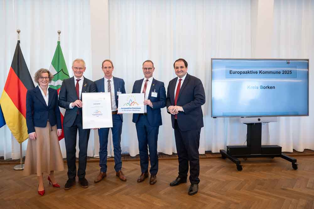 Kommunalministerin Ina Scharrenbach und Europaminister Nathanael Liminski mit Kreisdirektor Dr. Ansgar Hörster, Michael Weitzell und Christoph Almering