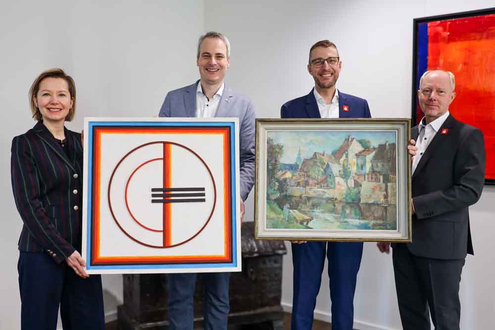 Anna Katz, Leitung Fachbereich Kultur und Bildung, Bürgermeister Alexander Tschense, Peter Königkamp, Vorstandsvorsitzender Sparkasse Hellweg-Lippe Vorstandsvorsitzender und Martin Risse, Vorstandsvertreter Sparkasse Hellweg-Lippe